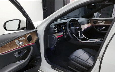 Mercedes-Benz E-Класс, 2022 год, 3 820 000 рублей, 6 фотография