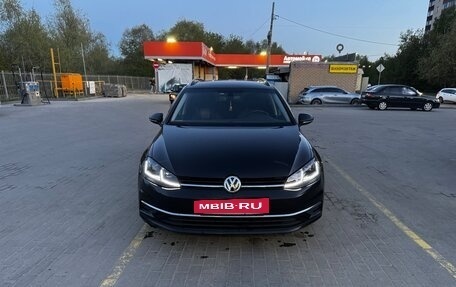 Volkswagen Golf VII, 2019 год, 1 850 000 рублей, 3 фотография