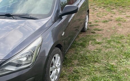 Hyundai Solaris II рестайлинг, 2015 год, 830 000 рублей, 2 фотография