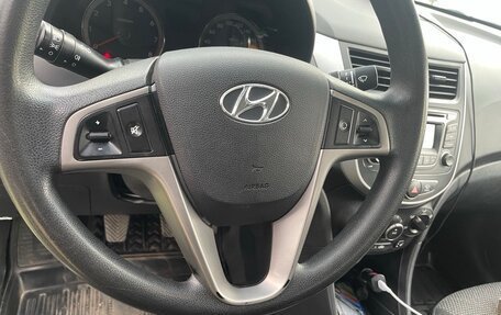 Hyundai Solaris II рестайлинг, 2015 год, 830 000 рублей, 16 фотография