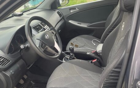 Hyundai Solaris II рестайлинг, 2015 год, 830 000 рублей, 17 фотография