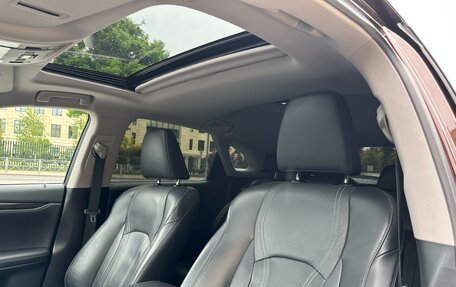 Lexus RX IV рестайлинг, 2018 год, 4 650 000 рублей, 15 фотография