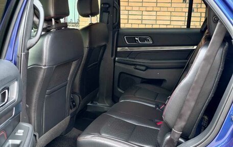 Ford Explorer VI, 2017 год, 2 850 000 рублей, 7 фотография