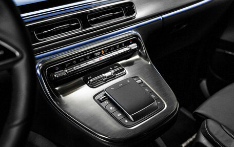 Mercedes-Benz V-Класс, 2024 год, 15 300 000 рублей, 27 фотография