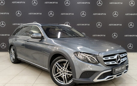 Mercedes-Benz E-Класс, 2019 год, 4 250 000 рублей, 3 фотография