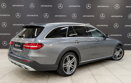 Mercedes-Benz E-Класс, 2019 год, 4 250 000 рублей, 5 фотография