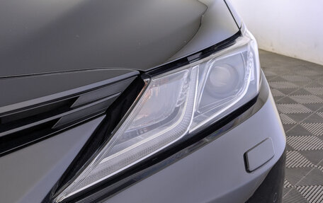 Toyota Camry, 2021 год, 2 890 000 рублей, 11 фотография