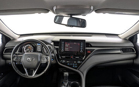Toyota Camry, 2021 год, 2 890 000 рублей, 14 фотография