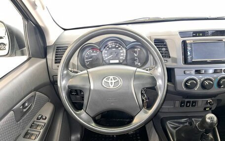 Toyota Hilux VII, 2013 год, 1 599 000 рублей, 10 фотография