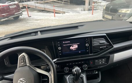 Volkswagen Multivan T6 рестайлинг, 2020 год, 5 200 000 рублей, 5 фотография