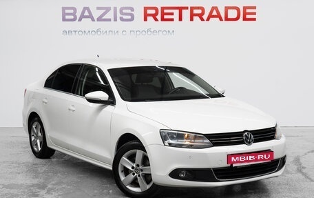 Volkswagen Jetta VI, 2012 год, 989 000 рублей, 3 фотография