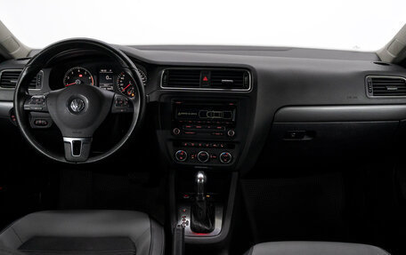 Volkswagen Jetta VI, 2012 год, 989 000 рублей, 18 фотография