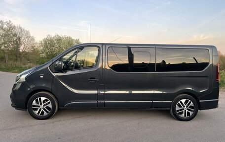 Renault Trafic, 2018 год, 2 750 000 рублей, 2 фотография