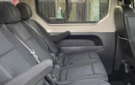 Renault Trafic, 2018 год, 2 750 000 рублей, 5 фотография