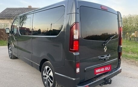 Renault Trafic, 2018 год, 2 750 000 рублей, 3 фотография