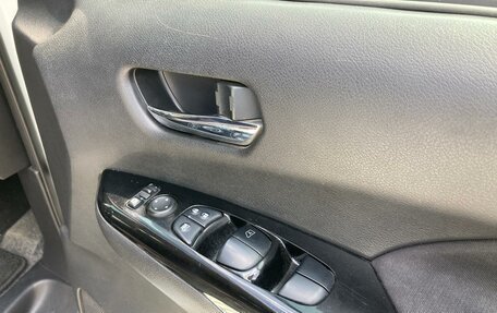 Nissan Serena IV, 2016 год, 1 790 000 рублей, 30 фотография
