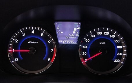 Hyundai Solaris II рестайлинг, 2012 год, 749 000 рублей, 16 фотография