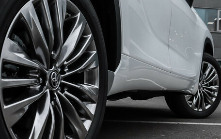 Toyota Highlander, 2024 год, 6 390 000 рублей, 22 фотография