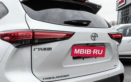 Toyota Highlander, 2024 год, 6 390 000 рублей, 27 фотография