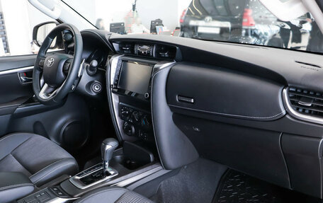 Toyota Fortuner II, 2022 год, 5 890 000 рублей, 7 фотография