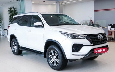 Toyota Fortuner II, 2022 год, 5 890 000 рублей, 3 фотография