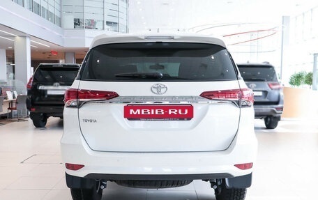 Toyota Fortuner II, 2022 год, 5 890 000 рублей, 4 фотография