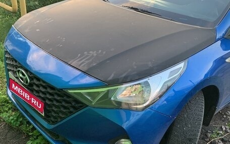 Hyundai Solaris II рестайлинг, 2021 год, 890 000 рублей, 1 фотография