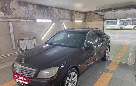 Mercedes-Benz C-Класс, 2010 год, 800 000 рублей, 9 фотография