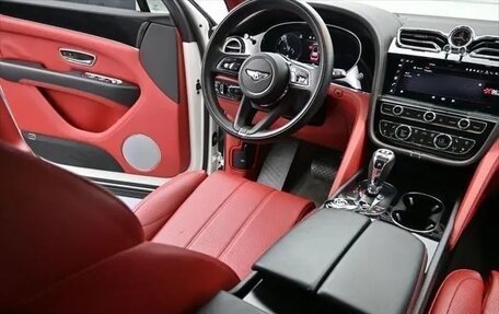 Bentley Bentayga I, 2021 год, 162 250 рублей, 39 фотография