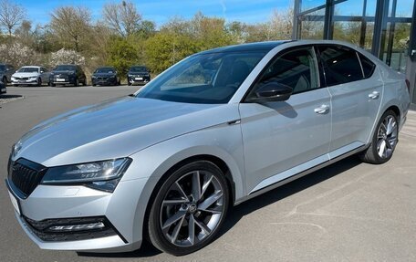 Skoda Superb III рестайлинг, 2022 год, 3 080 000 рублей, 3 фотография