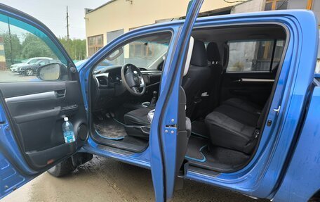 Toyota Hilux VIII, 2015 год, 2 090 000 рублей, 2 фотография