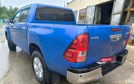 Toyota Hilux VIII, 2015 год, 2 090 000 рублей, 5 фотография