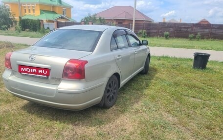 Toyota Avensis III рестайлинг, 2004 год, 620 000 рублей, 2 фотография