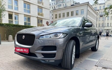 Jaguar F-Pace, 2018 год, 2 690 000 рублей, 2 фотография