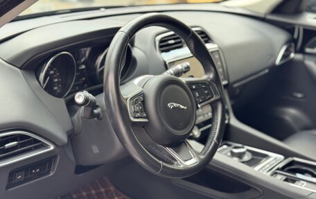 Jaguar F-Pace, 2018 год, 2 690 000 рублей, 11 фотография