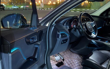 Jaguar F-Pace, 2018 год, 2 690 000 рублей, 15 фотография