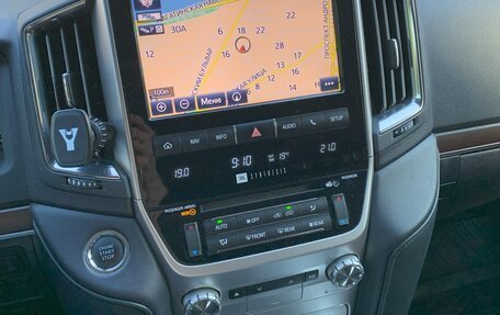 Toyota Land Cruiser 200, 2016 год, 5 940 000 рублей, 7 фотография