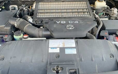 Toyota Land Cruiser 200, 2016 год, 5 940 000 рублей, 8 фотография