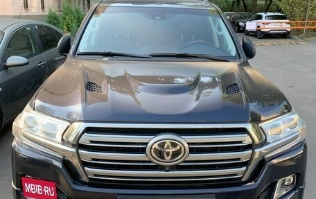 Toyota Land Cruiser 200, 2016 год, 5 940 000 рублей, 4 фотография