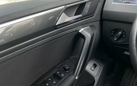 Volkswagen Tiguan II, 2017 год, 2 590 000 рублей, 15 фотография