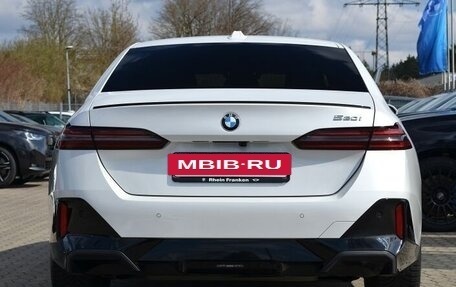 BMW 5 серия, 2025 год, 5 фотография