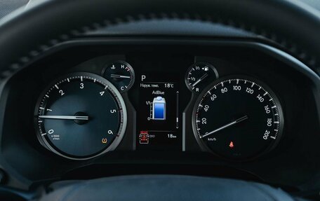 Toyota Land Cruiser Prado 150 рестайлинг 2, 2022 год, 6 400 000 рублей, 11 фотография