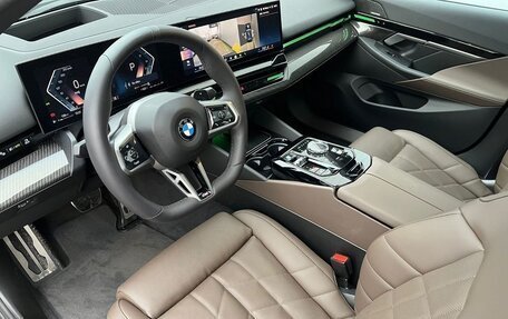 BMW 5 серия, 2025 год, 5 680 000 рублей, 6 фотография