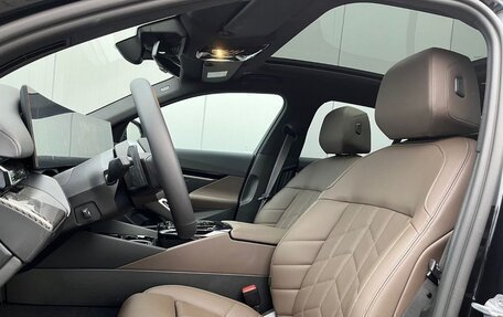 BMW 5 серия, 2025 год, 5 680 000 рублей, 8 фотография