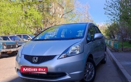 Honda Fit III, 2010 год, 822 000 рублей, 2 фотография
