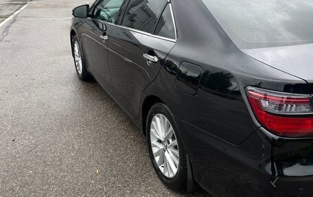 Toyota Camry, 2017 год, 2 300 000 рублей, 4 фотография