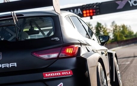 SEAT Leon Cupra III, 2017 год, 4 250 000 рублей, 2 фотография