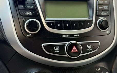 Hyundai Solaris II рестайлинг, 2013 год, 770 000 рублей, 7 фотография