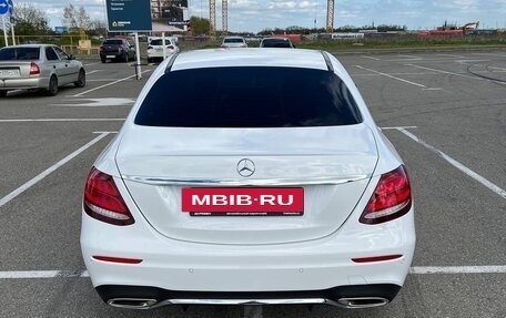 Mercedes-Benz E-Класс, 2019 год, 3 740 000 рублей, 4 фотография