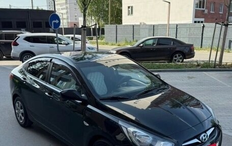 Hyundai Solaris II рестайлинг, 2013 год, 770 000 рублей, 3 фотография